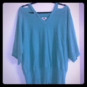 Teal Cato’s Sweater with should peek a boos